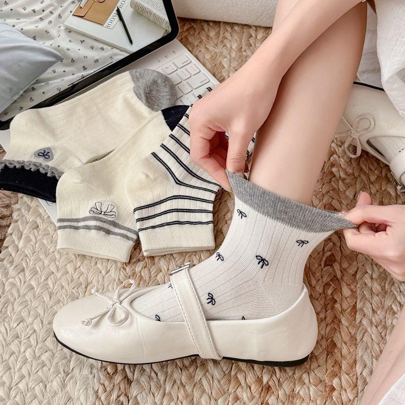 Korean Style Embroidered Bow White Cotton Women's Short Socks