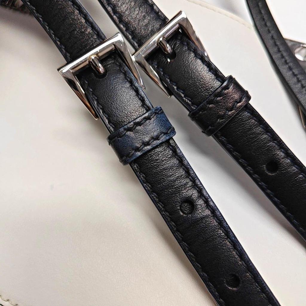 [Pre-Owned] Sidonie Vintage Metal Design Adjustable Shoulder Strap Crossbody Bag - Very Good #1G2NDXJ