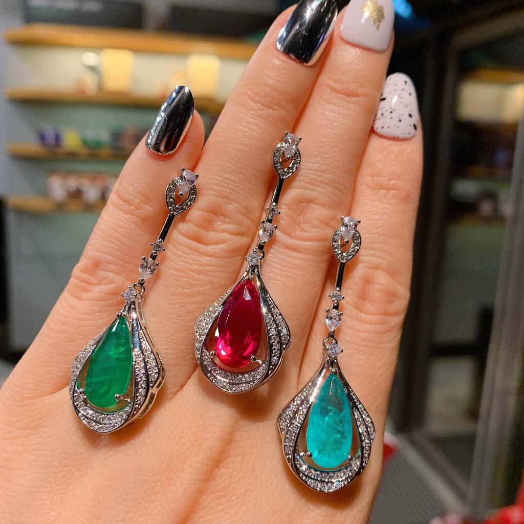 Модные серьги из серебра S925 с изумрудом и красным корундом, пересекающие границу