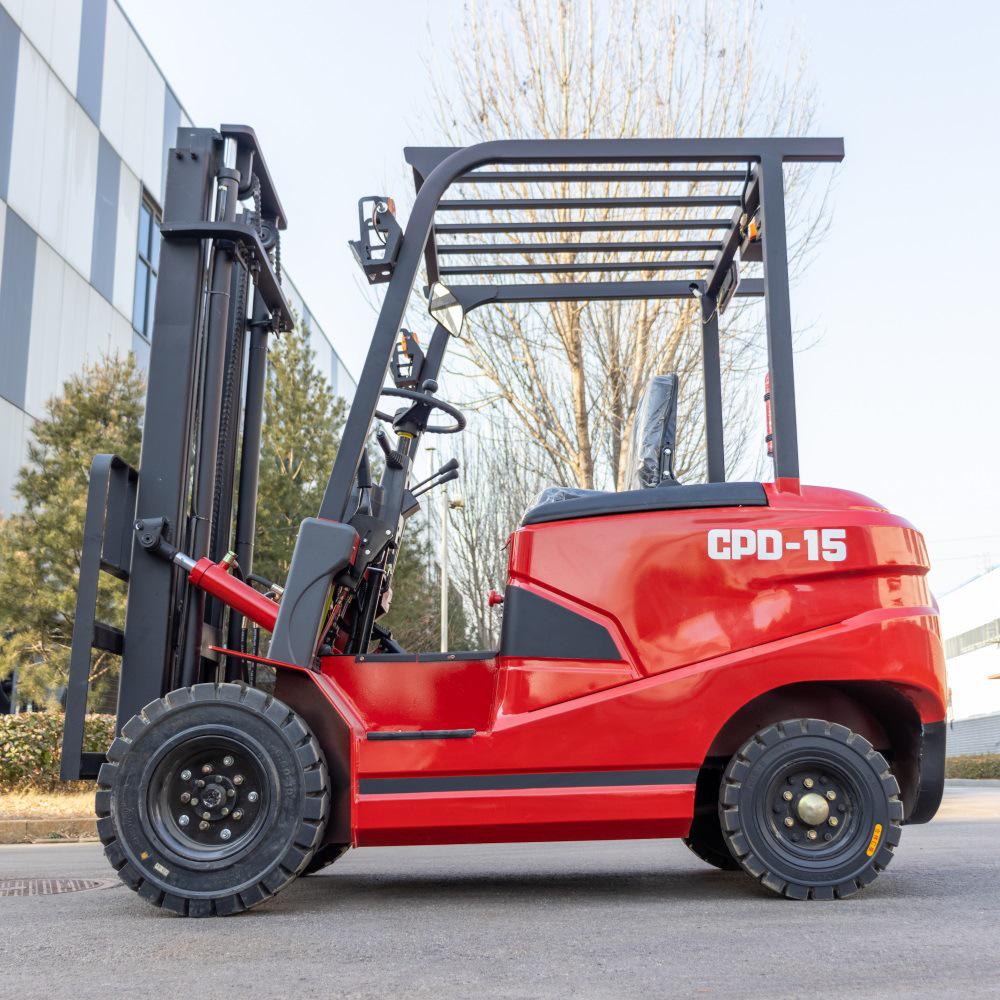 1.5 Ton Electric Four-Wheel Counterbalanced Forklift for Workshop Cargo Handling in Chile