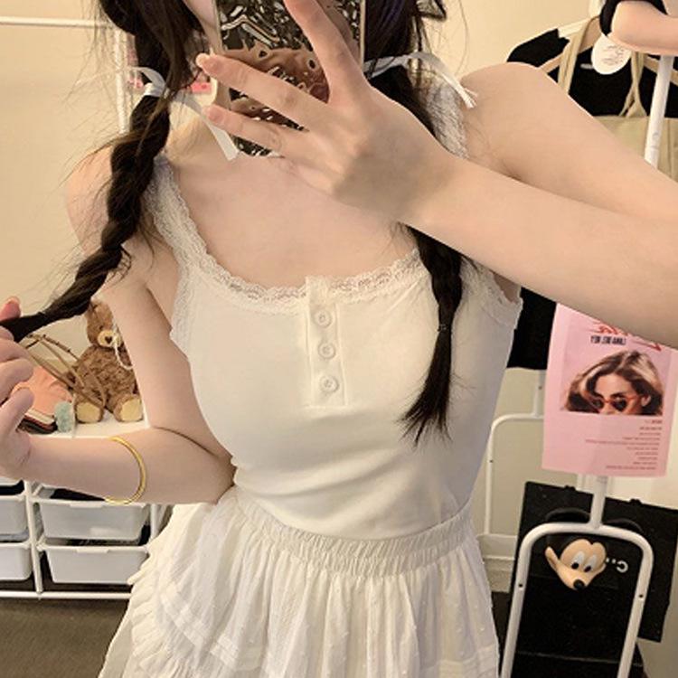 Элегантная белая майка с кружевной отделкой, со встроенными чашечками, красивой деталью на спине, запахом на груди, без рукавов, облегающая, в стиле горячей девушки
