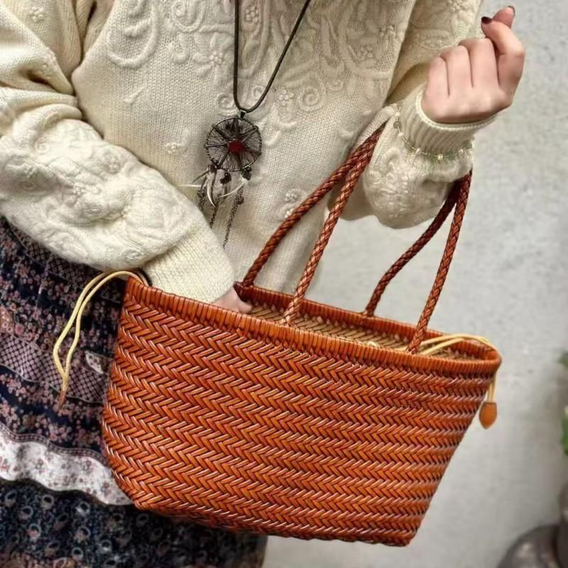 French Chic Leather Tote Bag With Woven Rattan Detail Large Capacity Everyday Handbag Women