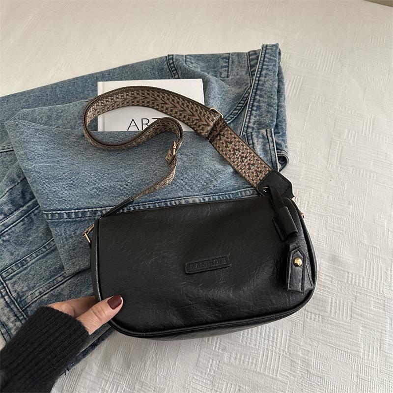 Ретро маленькая сумка высокой стоимости женская 2025 новая популярная универсальная сумка-мессенджер с широким плечевым ремнем модная маленькая квадратная сумка