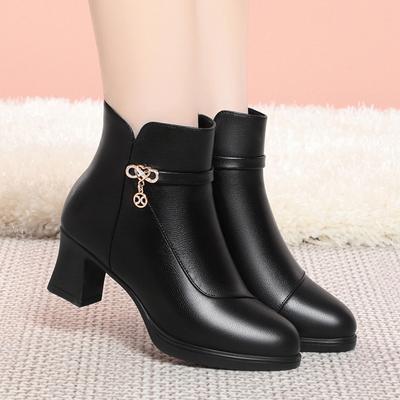 Туфли для мам на мягкой подошве, хлопковые туфли, бархатные, нескользящие, на толстом каблуке, короткие ботинки, кожаные туфли и удобная женская обувь для пожилых людей, осень и зима