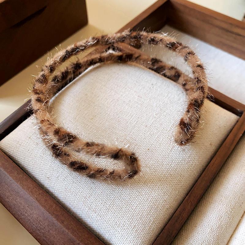 Текстурированный открытый браслет с золотым покрытием: Корейский стиль, Высококлассная холодная эстетика