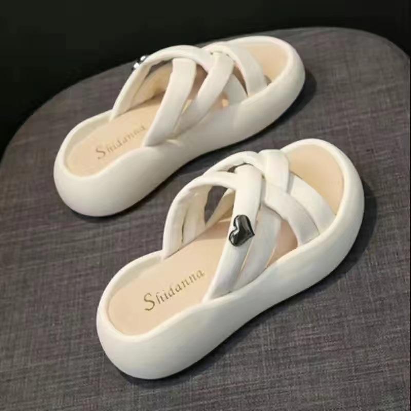 Модные крутые тапочки женская модная верхняя одежда 2025 лето новая толстая подошва женская обувь