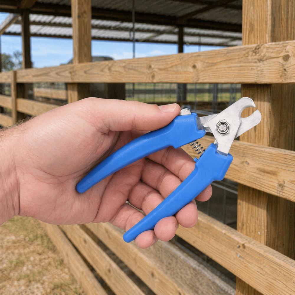 Premium Metal Tail Clamp High Quality Livestock Equipment Tail Cutting Pliers Pig Farming