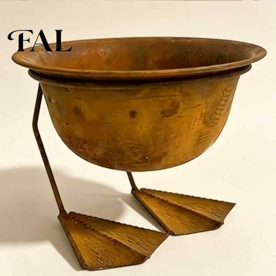 Small Metal Planter Bird Foot Bowl, Vintage Chicken Duck Paw Base Succulents Sculptural Flower Bowl Pot, Rustproof Flowerpot for Tabletop Balcony
