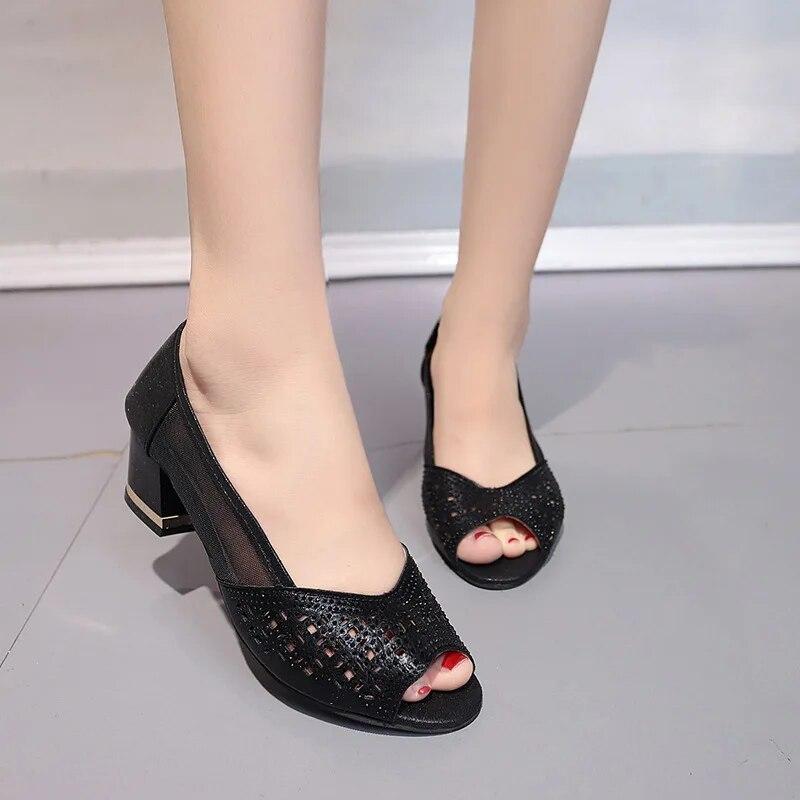 Женские сандалии в сетку со стразами размера плюс 43, новинка 2023 года, летние пикантные модные офисные женские сандалии на высоком каблуке с открытым носком