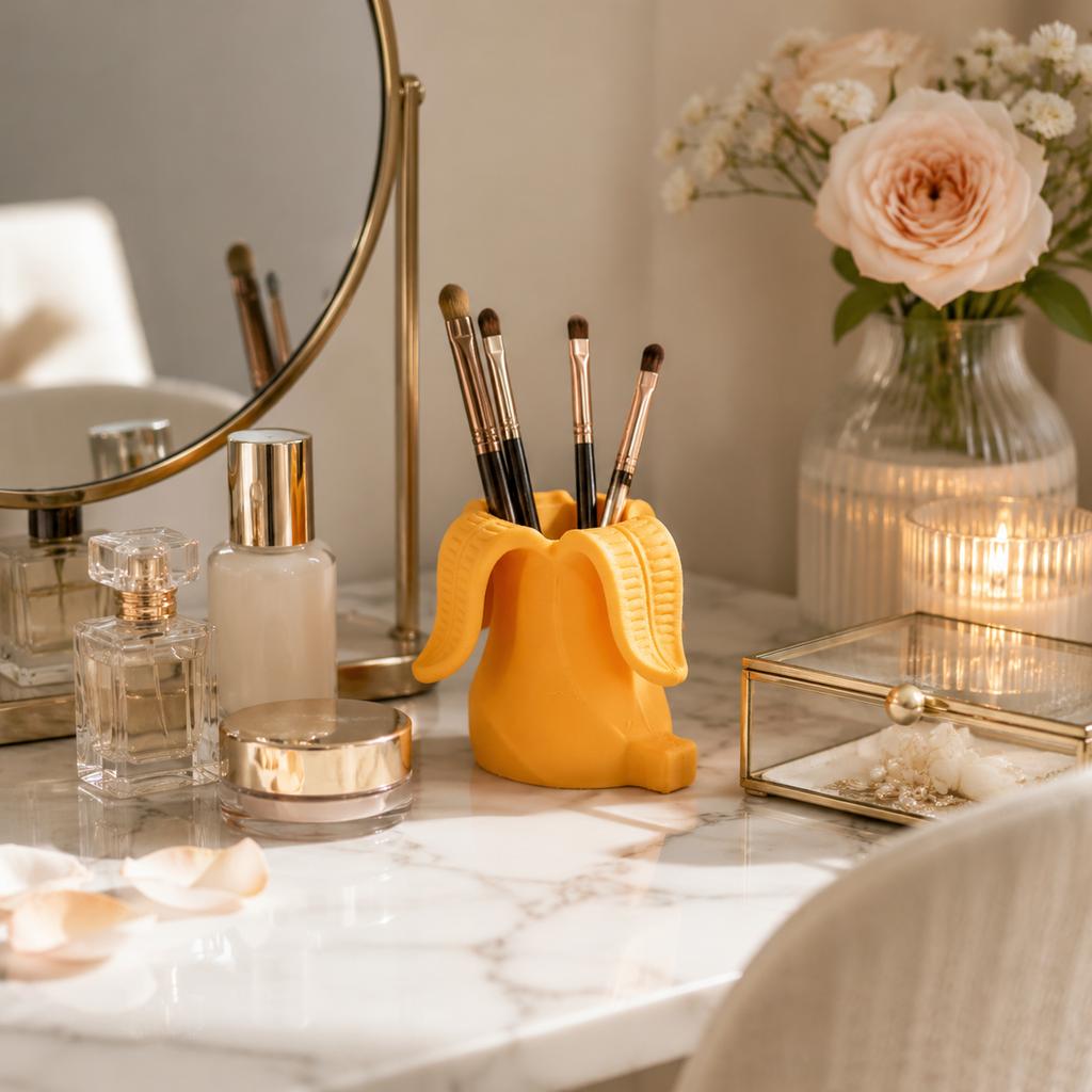 Lovely Desk Decor Curved Banana Storage Holder 3D Printed Practical Tabletop Organizer Cup for Pencils & Makeup Brushes