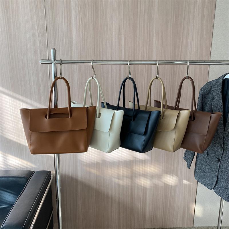 Premium Sense Large Capacity Women's Bag 2025 New Korean Version Handbag Bag Retro Commuter Tote Bag Versatile Shoulder Bag