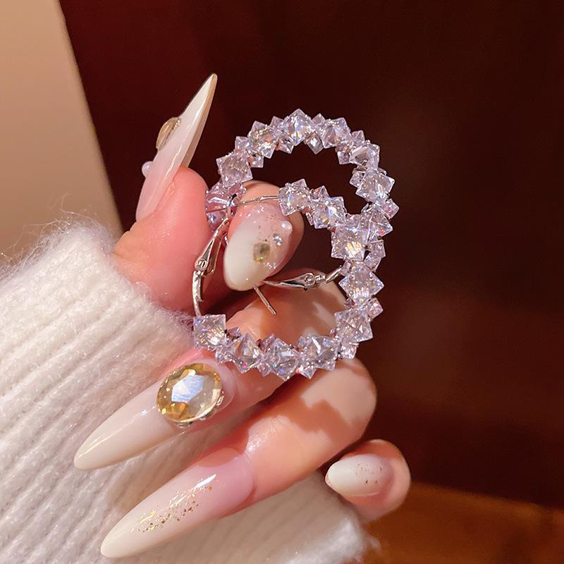 Серьги Niche High-End Crystal: Универсальные, преувеличенные большие серьги-кольца для женщин