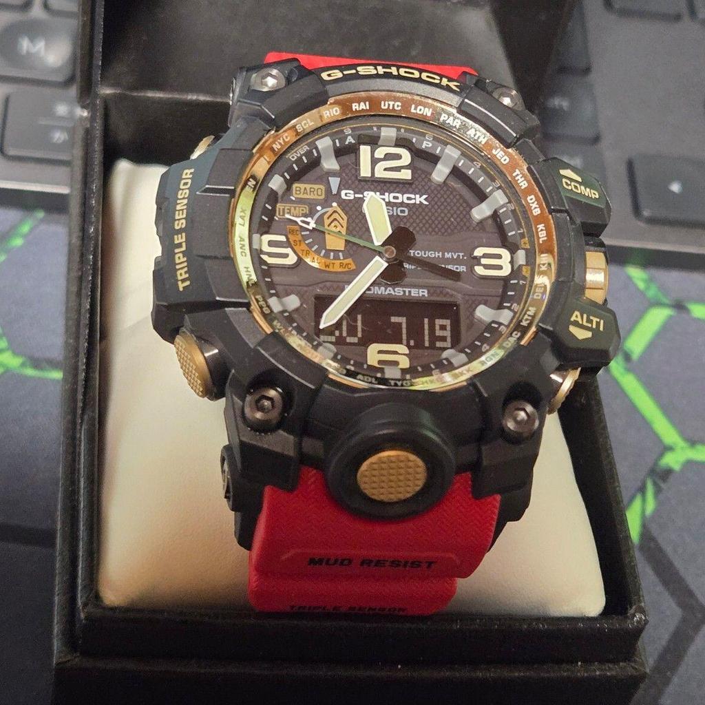 Б/у CASIO G-SHOCK MUDMASTER GWG-1000GB-1AJF Черный ремешок + Красный ремешок