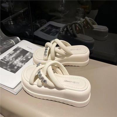 Верхняя одежда 2025 года, летние тапочки-маффины с толстой подошвой, женская летняя новая верхняя одежда, крутые тапочки, повседневные и модные