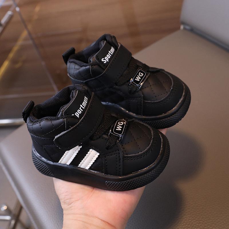 Детская обувь для малышей Весна и осень Новые спортивные туфли для мальчиков Мягкая подошва Детская повседневная обувь Кроссовки для девочек на липучках