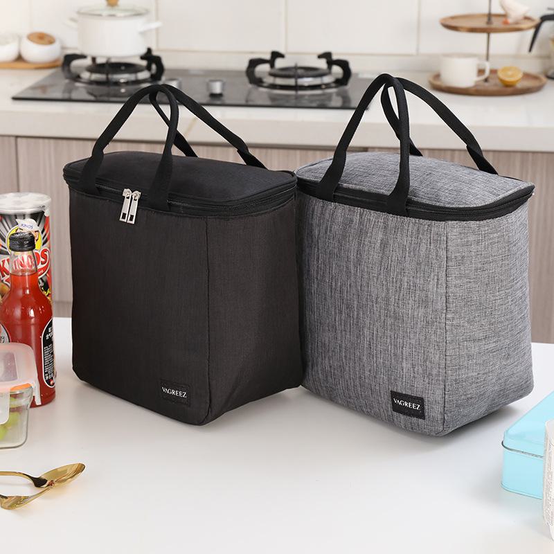 Large Capacity Insulated Lunchbox Bag Made of Oxford Cloth, Ideal for Students and Outdoor Picnics. Lightweight, with Special Zipper Closure.