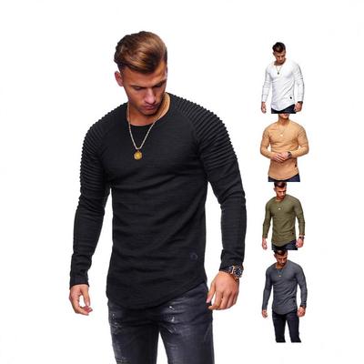 Мужская футболка облегающего кроя с длинным рукавом и рукавами реглан — однотонная, с круглым вырезом, со складками на рукавах, идеально подходит для весны и осени.