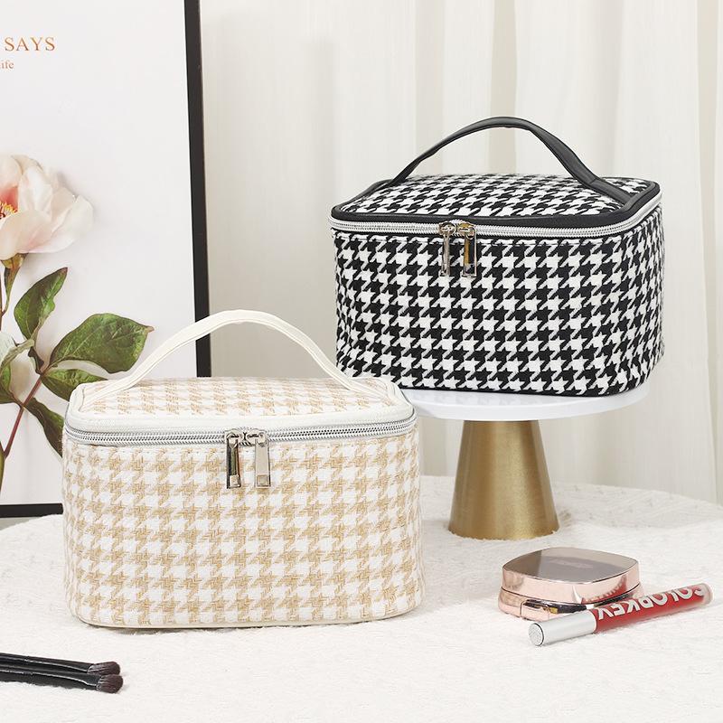 Small Fragrance Makeup Bag Large Capacity Portable Cosmetics Storage Bag Portable Travel Toiletry Bag