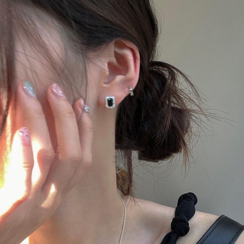 ANENJERY Квадратные серьги-гвоздики с черным цирконием для женщин, маленькие изысканные уникальные блестящие повседневные украшения
