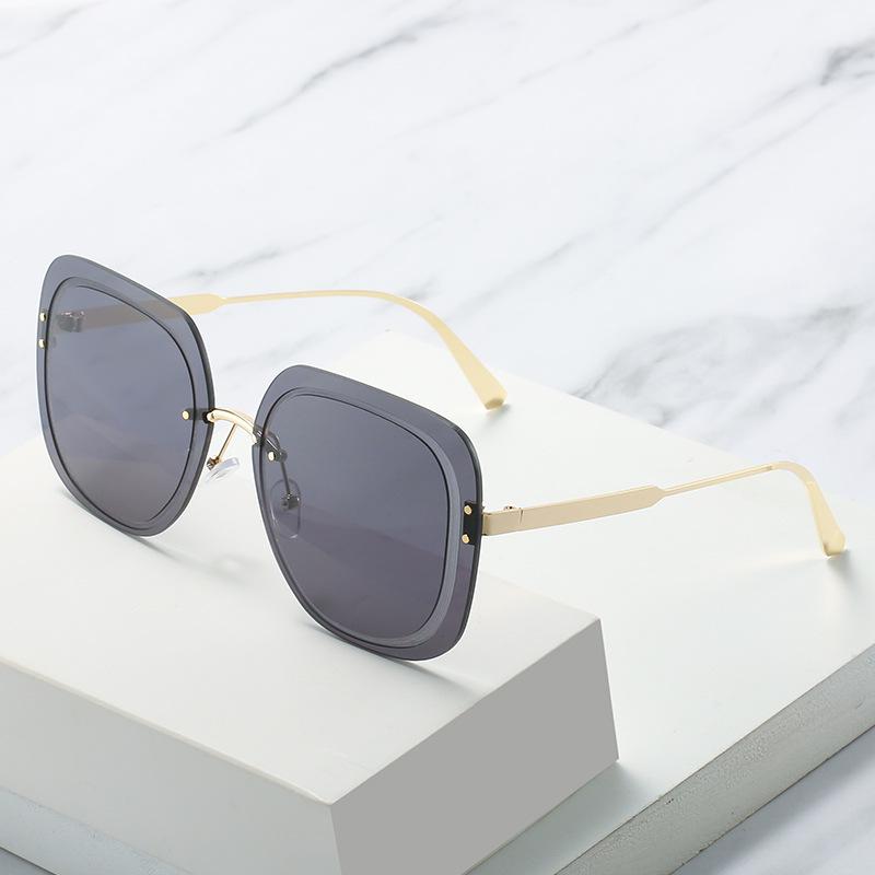 Солнцезащитные очки в квадратной оправе в европейском и американском стиле 2021 года с рифлеными линзами на рисовых гвоздях для женщин