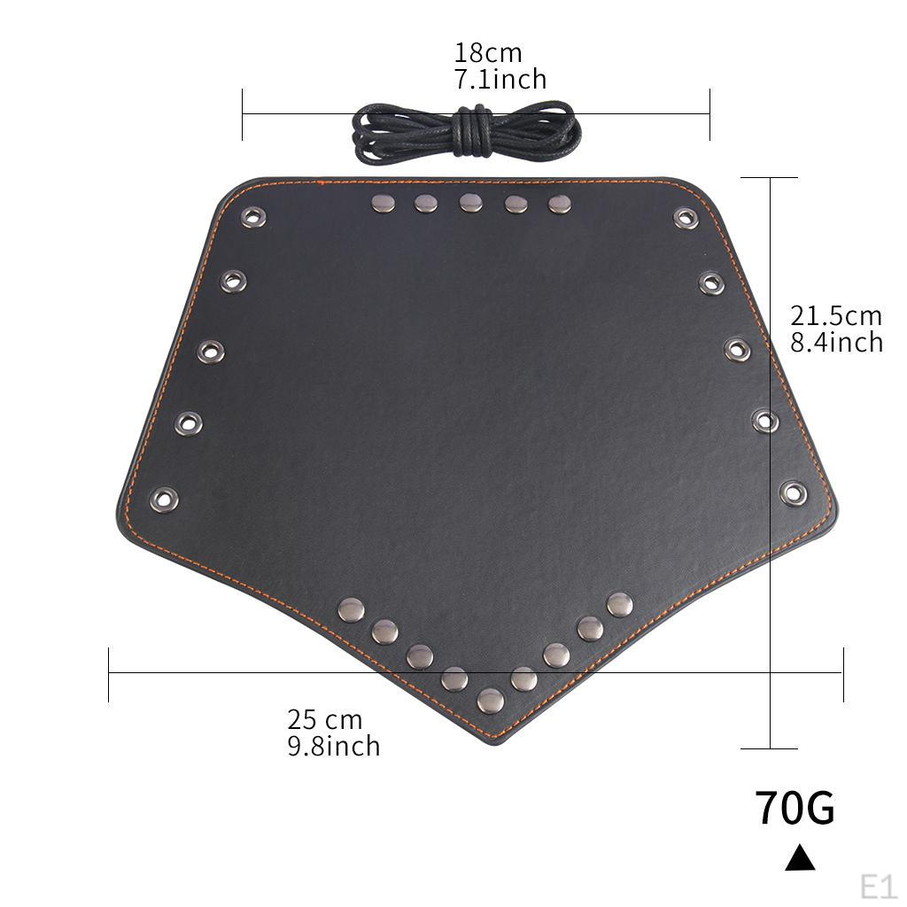 Кожаные наручи на запястье