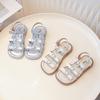 Девочки сандалии 2025 лето новая детская обувь маленькая девочка туфли принцессы мягкая подошва иностранный стиль детская обувь пляжная обувь