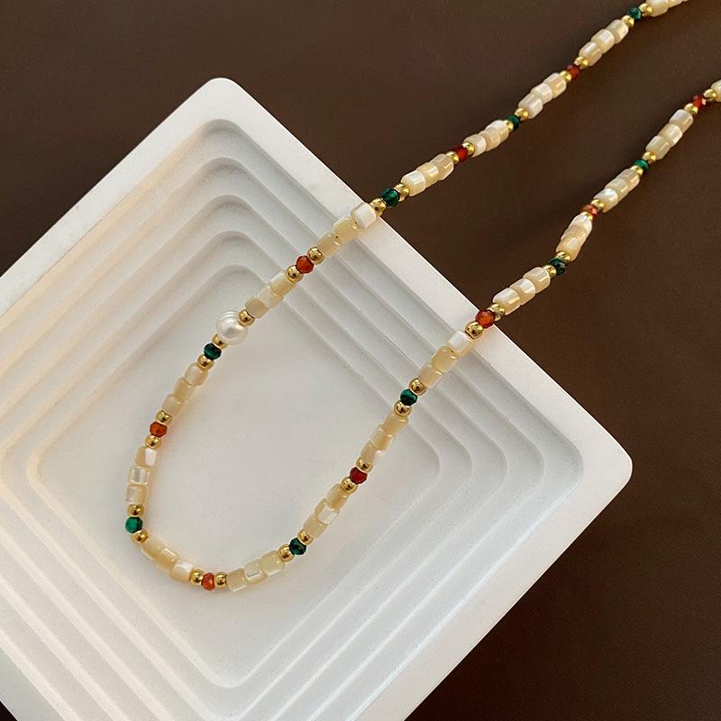 2024 Trendy Freshwater Pearl Choker: Colorful Beaded Necklace for Women's Clavicle with a Luxurious and Stylish Touch