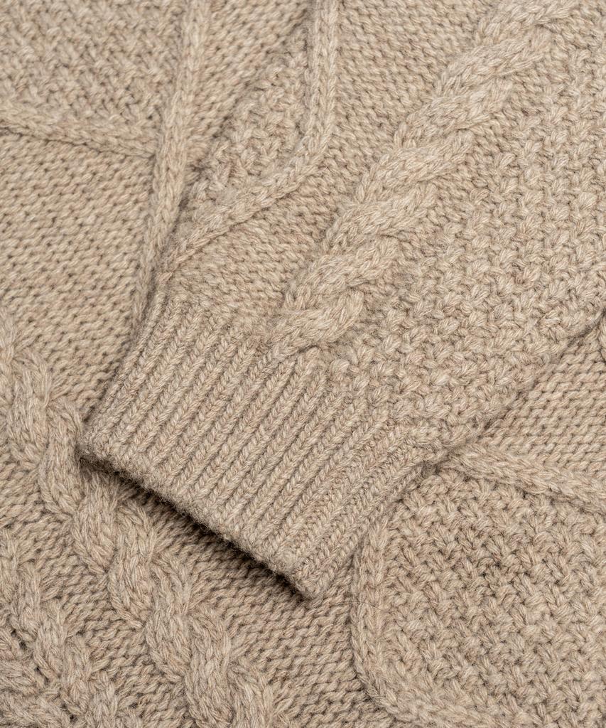 Edeunbeoleokeulleob Aran Crew-Neck Sweater (Beige)
