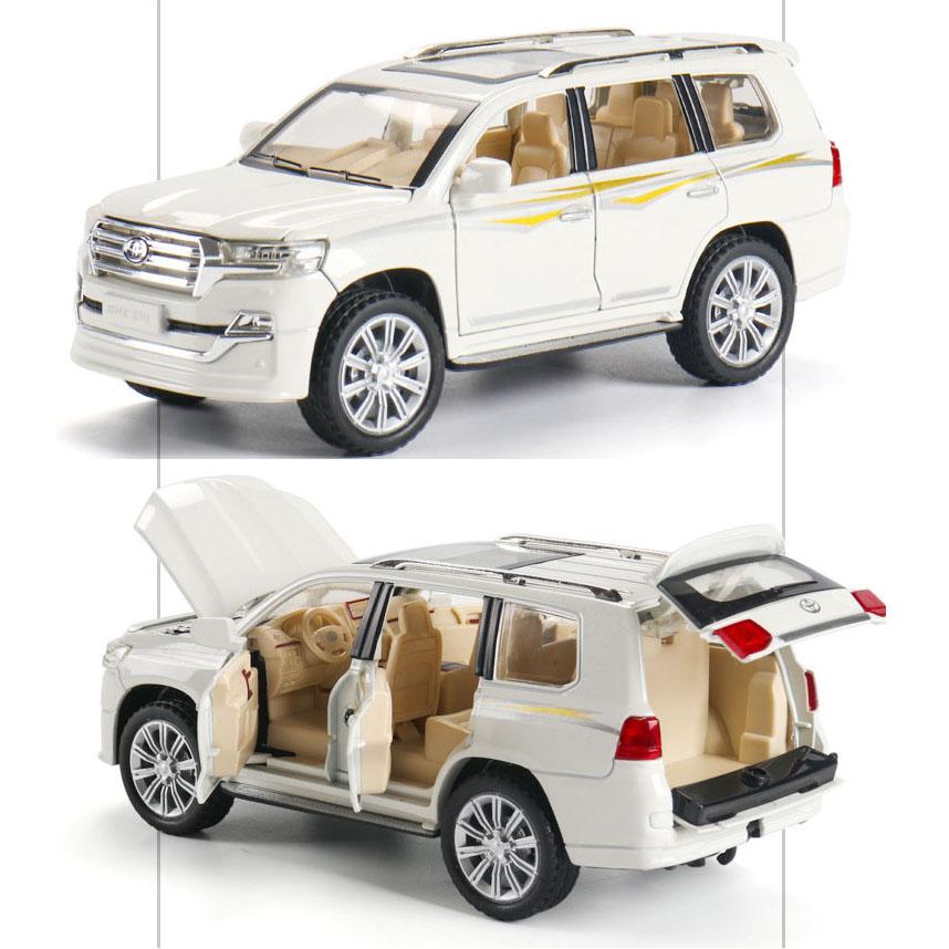 Масштаб 1/24 Toyota Land Cruiser, литая под давлением модель автомобиля, игрушечный автомобиль с откатным механизмом, звуком и светом для детей, коллекция подарков для мальчиков и девочек