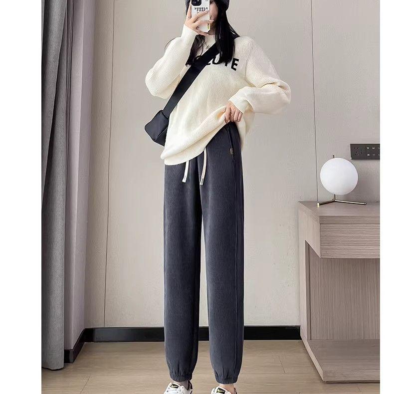 Женские европейские хлопковые велюровые утепленные спортивные штаны - Теплые брюки свободного кроя для осени/зимы 2024