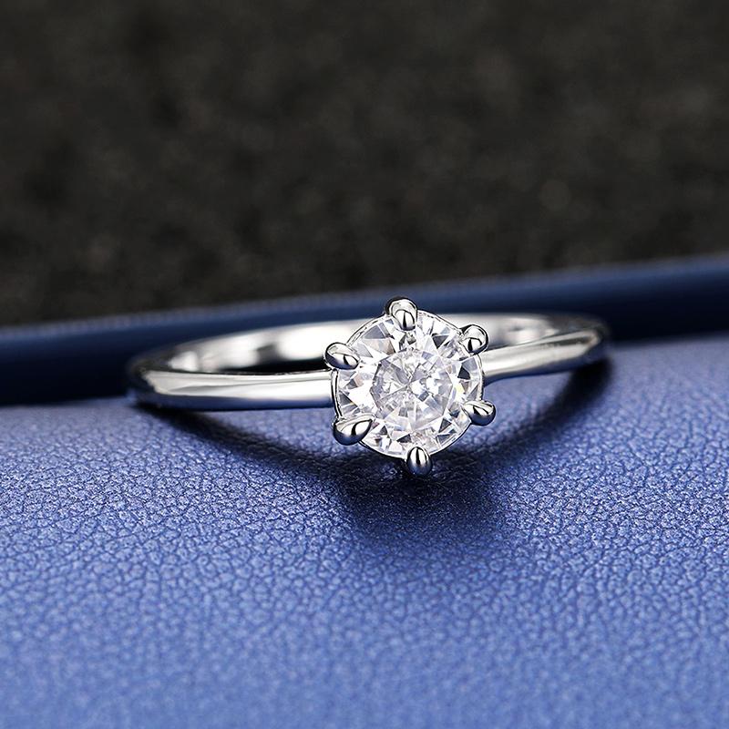 Huitan Classic and Simple Round Cubic Zircon Women Rings Timeless Style Wedding Engagement Accessories High Quality Hot Jewelry