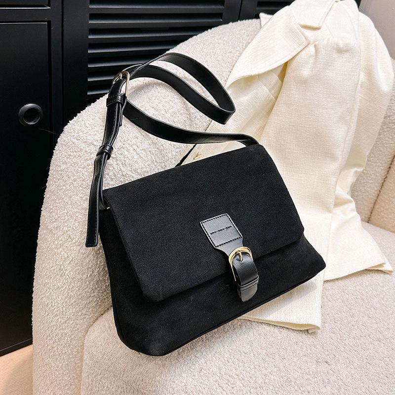 Velvet Messenger Bag Women's Fashion New High Capacity Commuter Bag Simple Versatile Solid Color Suede Shoulder Crossbody Bag