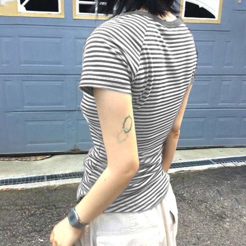 Корейская мода Полосатый V-образный вырез на пуговицах Приталенные футболки Женский летний топ с коротким рукавом Футболки Эстетика Y2K Новинка