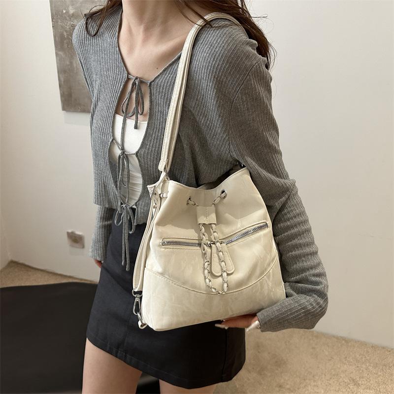 Backpack Women's 2024 New Design Sense Summer Simple Fashion Shoulder Messenger Bag Niche Portable Bucket Bag