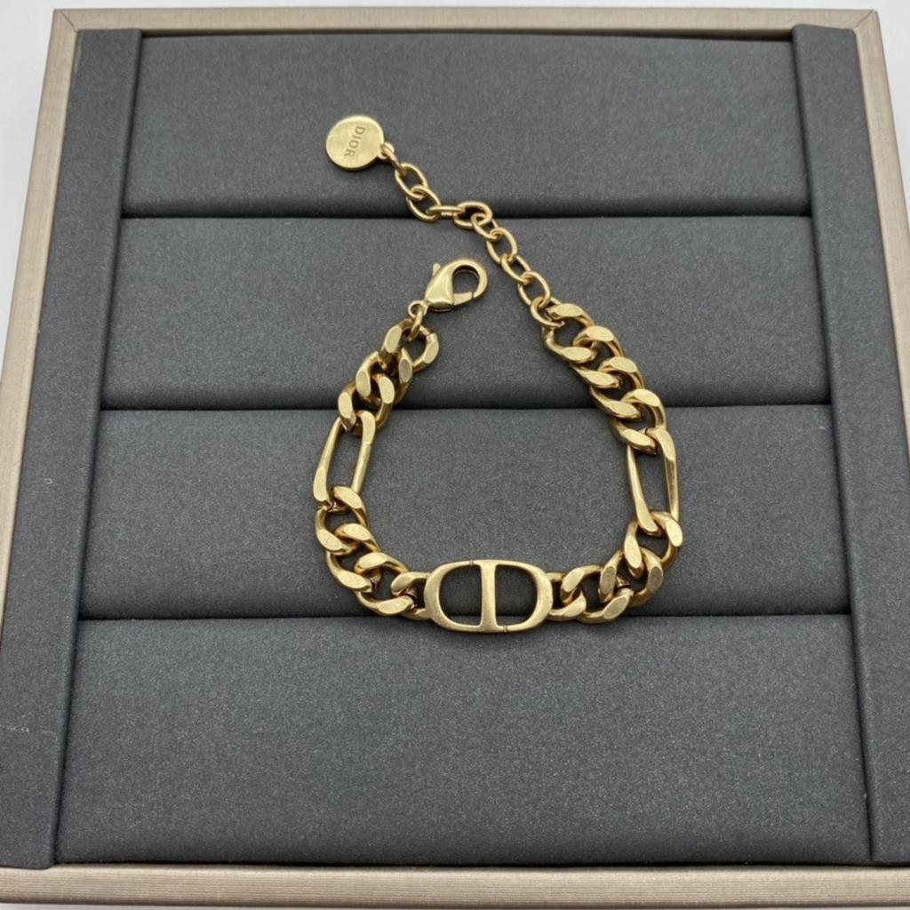 Латунный браслет с вырезанной бахромой, регулируемый бохо-манжета для женщин и мужчин, открытый браслет-манжета с деталью-кисточкой