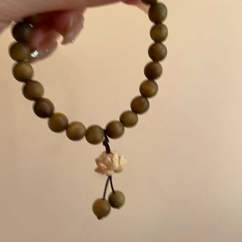 Vintage Wood Lotus Flower Pendant Bracelets For Women Girls Elegant Handmade Elastic Beaded Strand Bracelets Jewelry