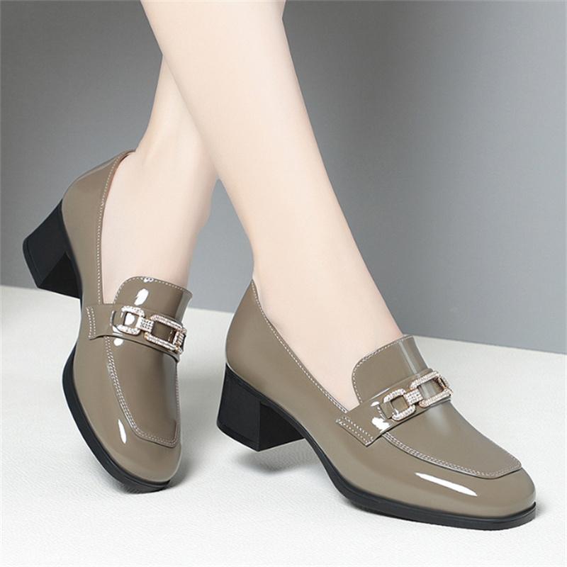 Spring New Comfort Square Heel Metal Chain Women Soft Leather Shoes Fashion Slip On Chunky Heel Casual Shoes Ladies Office Pumps