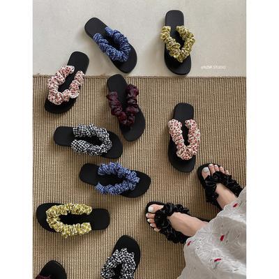 Модные резиновые шлепанцы, тапочки, повседневная обувь, бежевые босоножки на каблуке, шлепанцы, женские гавайские роскошные плоские черные 2025 бежевые на каблуке S