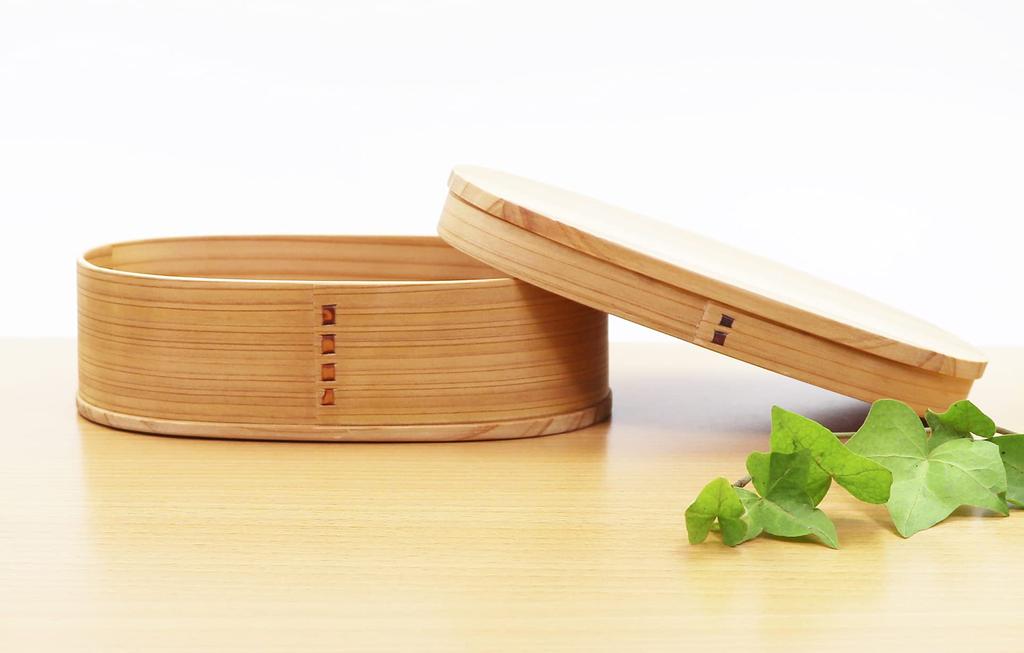 Osaka Choseido Magewappa Bento Box with Dividers and Lunch Band Beige (Long Oval 550cc, Band)