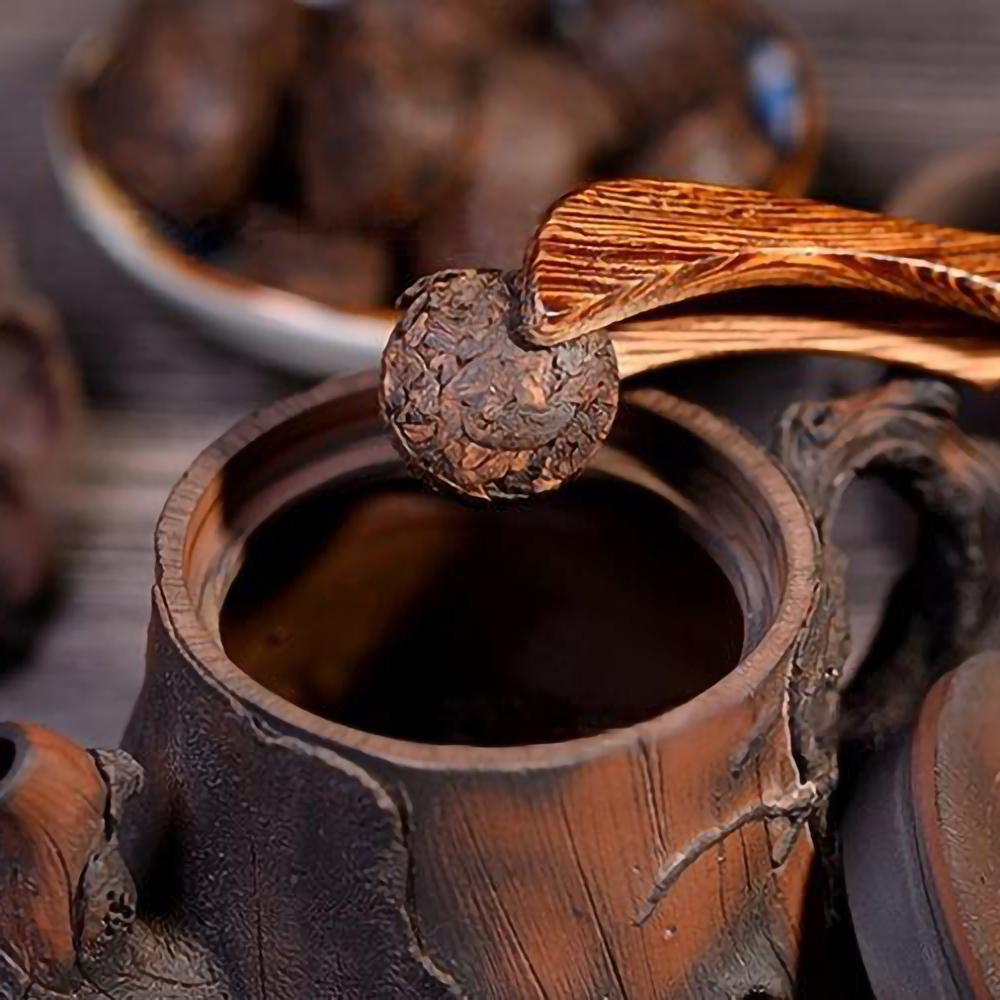 Отличительные сорта чая: Тегуаньинь, молочный улун, хризантема, пуэр, лотос, печеночный чай, черный улун, обжаренный на углях