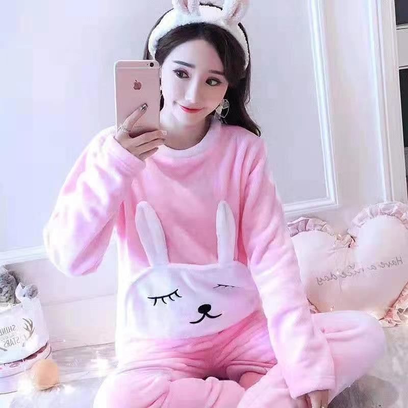 Women's Long-Sleeve Flannel Pajamas - Cute Cartoon Coral Fleece Set for Fall & Winter