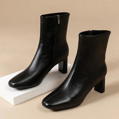 Модные женские лаковые кожаные короткие ботинки 2025 Зима Британская мода Элегантные женские плюшевые удобные ботинки Уличная обувь для ходьбы Повседневная обувь