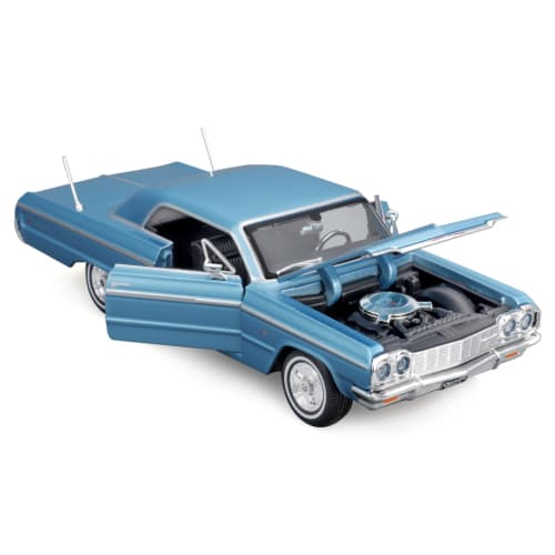Maisto 1/24 Scale Diecast Model of the 1964 Chevrolet Impala In Blue (32908)