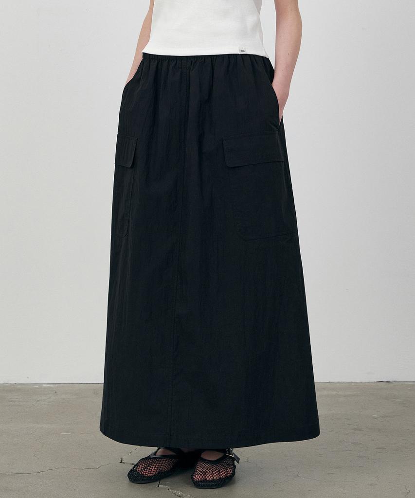 Roeil Flap Pocket Nylon Cargo Long Skirt_Black