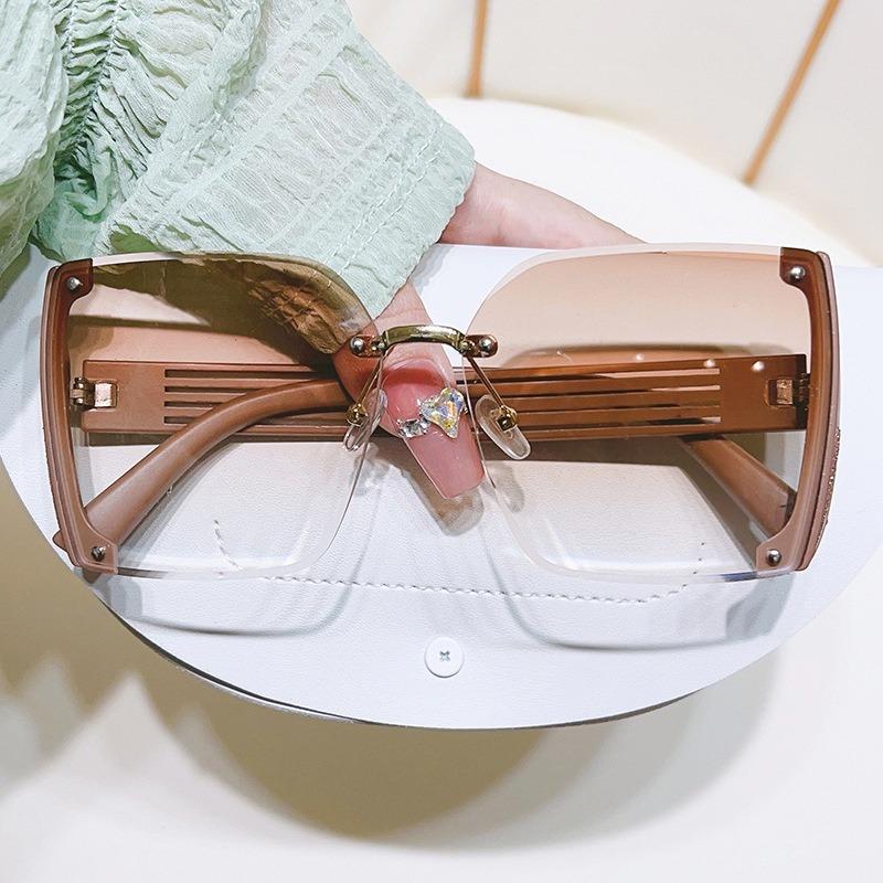 Корейские Солнцезащитные Очки Большие Квадратные Градиентные Солнцезащитные Очки для Женщин Мужчин Модные Безободковые Солнцезащитные Очки