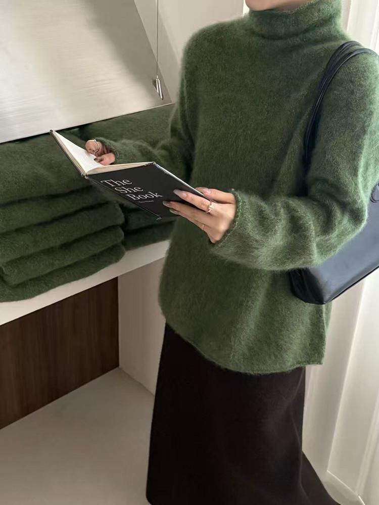 Women's 2025 Wool Turtleneck Sweater - Thick, Plush Fleece, High Neck Base Layer for Autumn & Winter