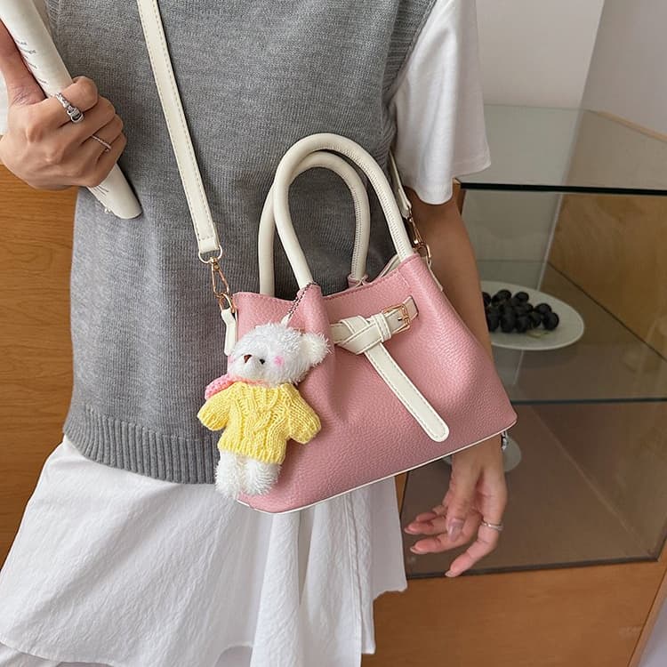 Color matching handbag with bear pendant messenger bag