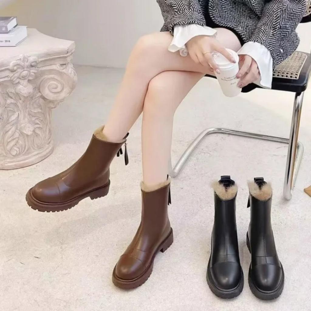 Fashion Leather Snow Boots for Women  New Waterproof Warm Plush Woman Shoes Punk Style Elegant Comfortable Cotton Booties