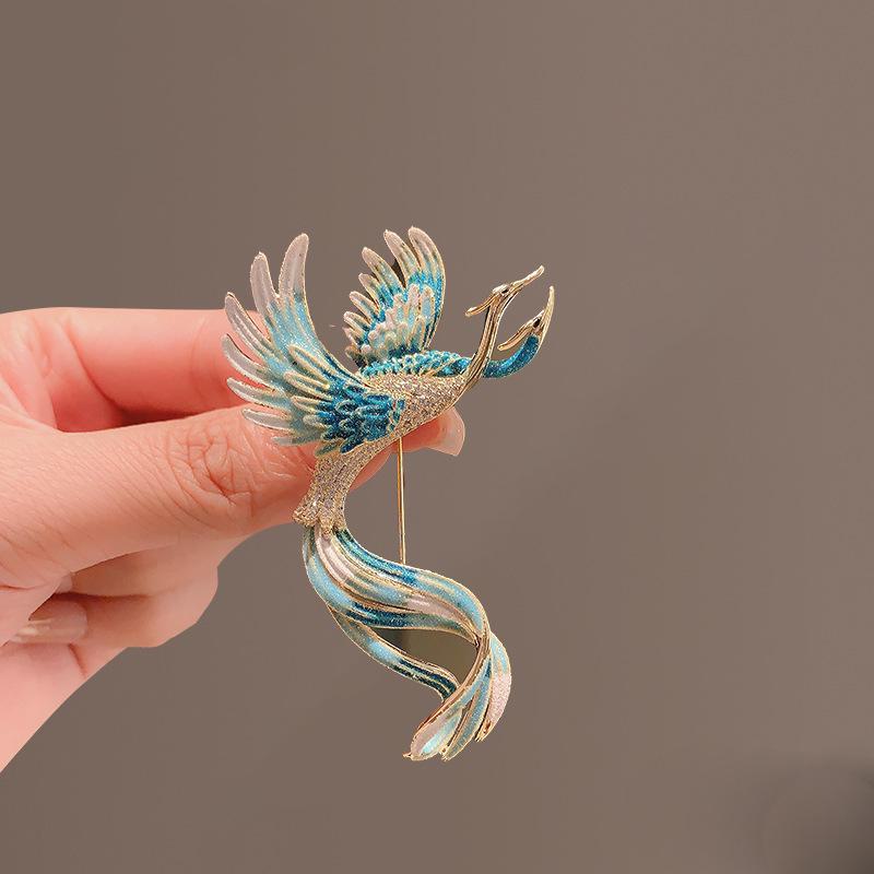 Summer Anti-Exposure Brooch: Fashionable and Luxurious Collar Pin for Women.