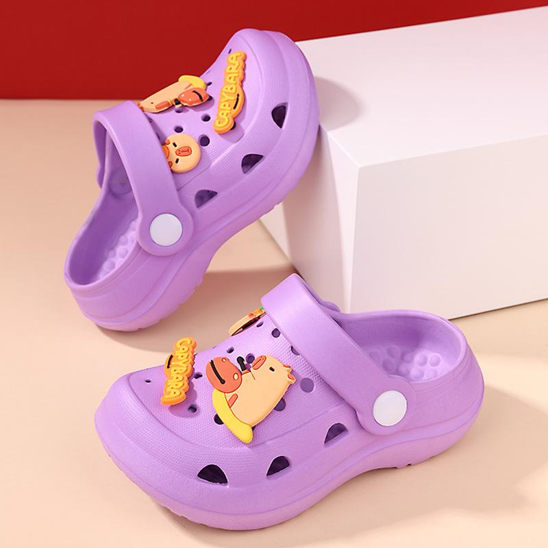 Детские дырчатые туфли мультяшные для девочек летняя носка нескользящие наступающие на говно EVA для мальчиков пляжные крутые шлепанцы на толстой подошве
